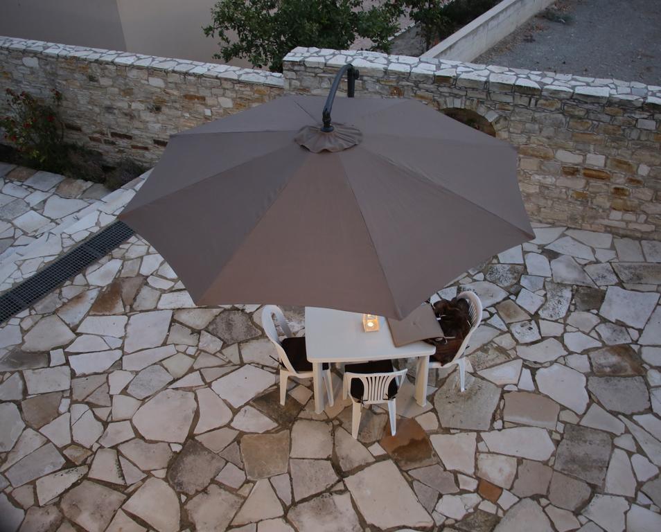 הוילה Alaminos Charoullas Traditional Mansion מראה חיצוני תמונה