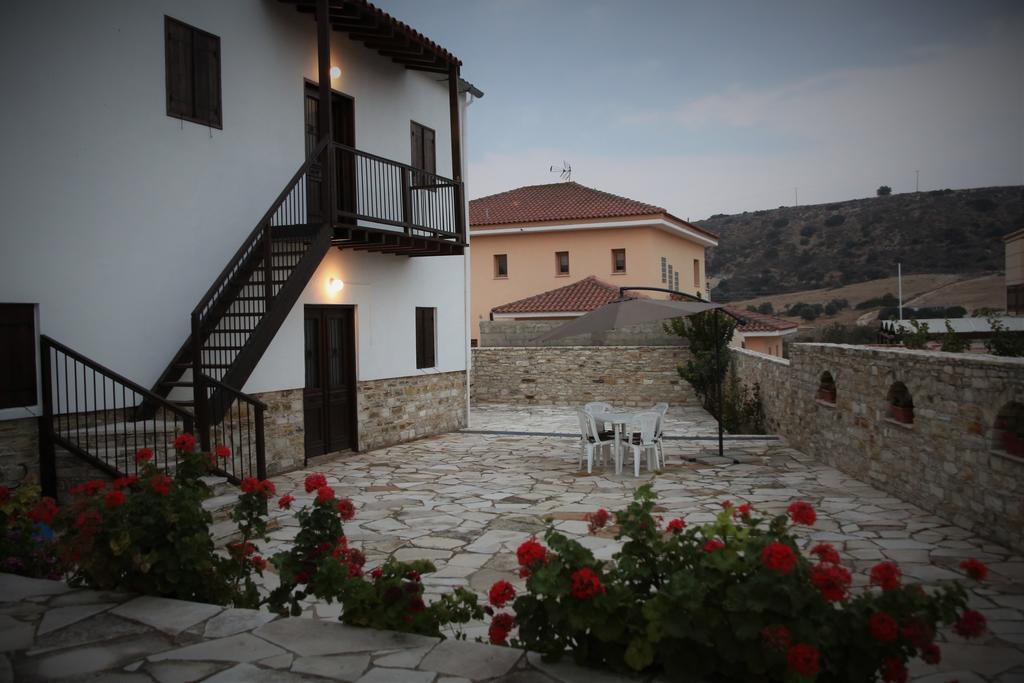 הוילה Alaminos Charoullas Traditional Mansion מראה חיצוני תמונה
